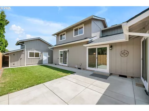 Exterior - 7118 C St, Springfield, OR 97478 photo 5 of 9