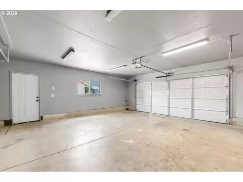 Other - 7118 C St, Springfield, OR 97478 photo 9 of 12