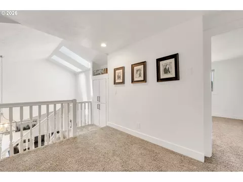 Entry Way - 7118 C St, Springfield, OR 97478 photo 3 of 3