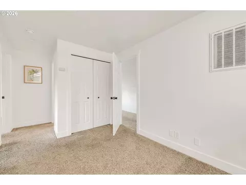 Bedroom - 7118 C St, Springfield, OR 97478 photo 3 of 9
