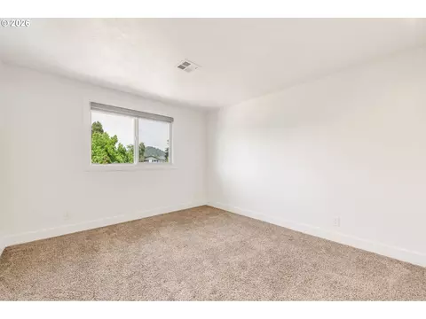 Bedroom - 7118 C St, Springfield, OR 97478 photo 8 of 9