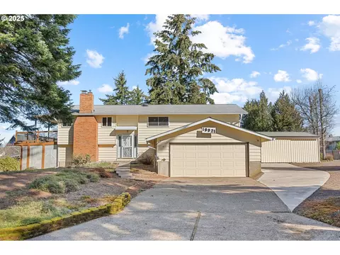 19921 Connie Ct, Oregon City, OR 97045