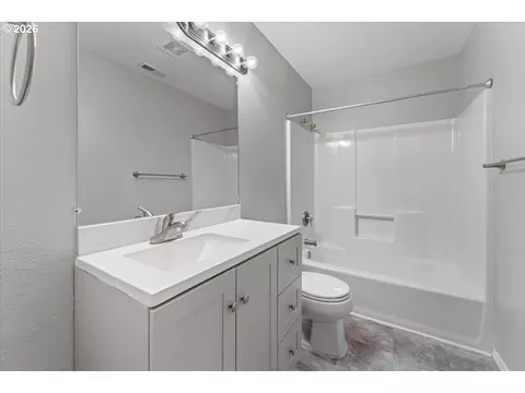 Bath - 36440 Orr Cir, Sandy, OR 97055 photo 4 of 4