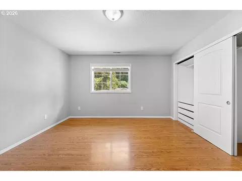 Bedroom - 36440 Orr Cir, Sandy, OR 97055 photo 6 of 10