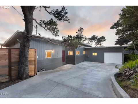 1337 NW Oceanview Dr, Newport, OR 97365