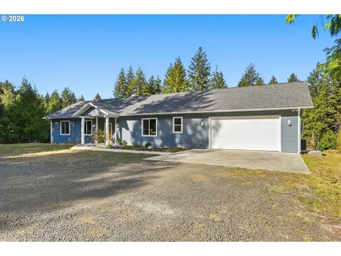 1203 N Crest Rd, Coquille, OR 97423