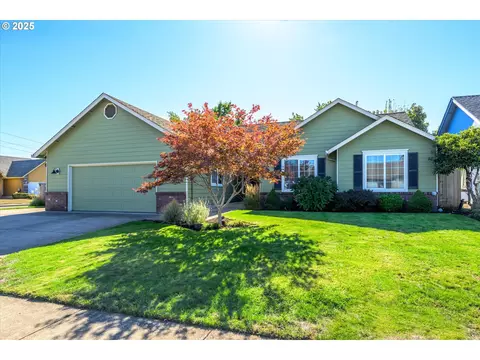 3594 Sussex St, Eugene, OR 97401