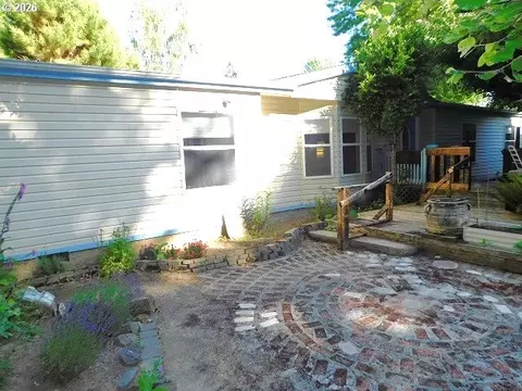 1105 Riverside Dr #32, Vernonia, OR 97064