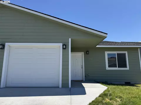Exterior - 1268 SW 12th St, Pendleton, OR 97801 photo 2 of 2