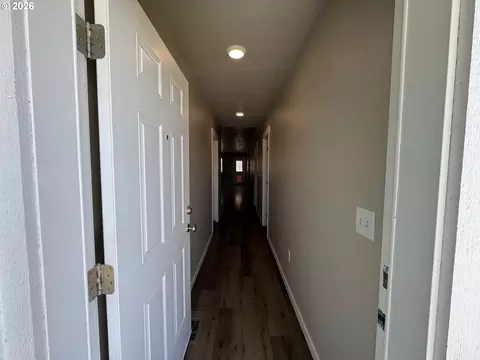 Entry Way - 1268 SW 12th St, Pendleton, OR 97801 photo 2 of 5