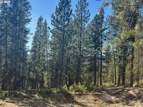 hwy 58, Crescent Lake, OR 97733