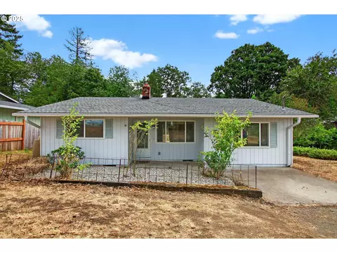 404 N 8th St, Saint Helens, OR 97051