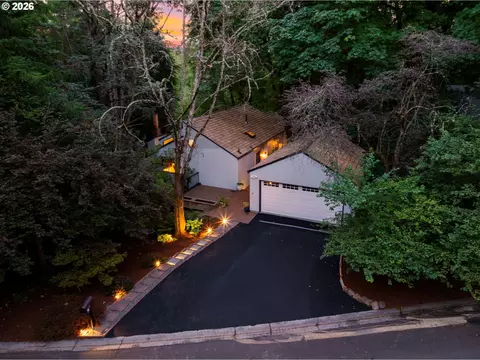 71 Tanglewood Dr, Lake Oswego, OR 97035