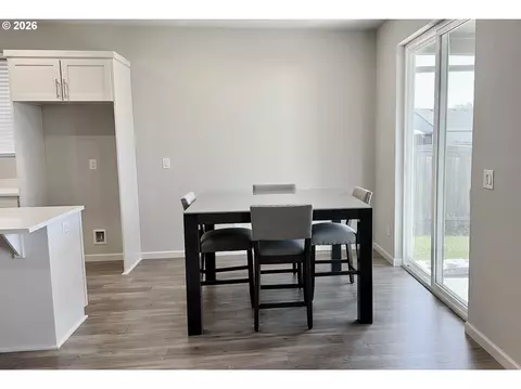 Dining - 2011 Bethany St, Longview, WA 98632 photo 1 of 1