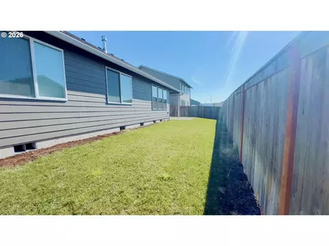 Exterior - 2011 Bethany St, Longview, WA 98632 photo 4 of 4