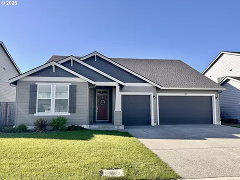 Exterior - 2011 Bethany St, Longview, WA 98632 photo 2 of 4