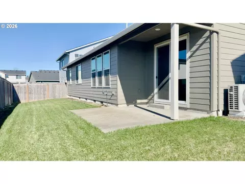 Exterior - 2011 Bethany St, Longview, WA 98632 photo 3 of 4
