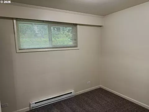 Bedroom - 2046 W 14th Pl, Eugene, OR 97402 photo 4 of 4