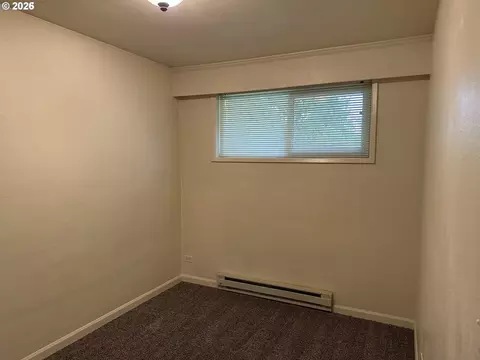 Bedroom - 2046 W 14th Pl, Eugene, OR 97402 photo 2 of 4
