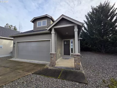 376 Bentgrass Ct, Sutherlin, OR 97479