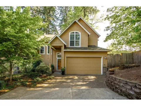 12900 SW Blue Heron Pl, Tigard, OR 97223
