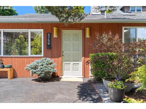 6759 SW 52nd Ave, Portland, OR 97219