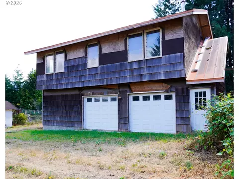 Exterior - 815 E Ave, Powers, OR 97466 photo 4 of 4