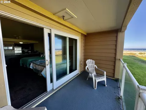 88416 1st Ave #201, Florence, OR 97439
