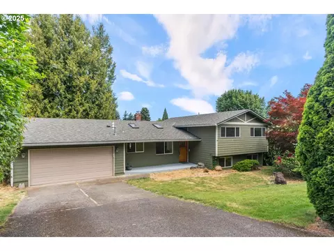 7631 SE Strawberry Ln, Milwaukie, OR 97267