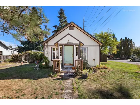 909 Johnson St, Oregon City, OR 97045