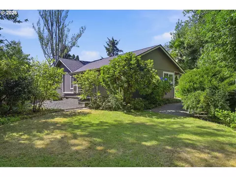 Exterior - 885 Randall St, Eugene, OR 97401 photo 12 of 13