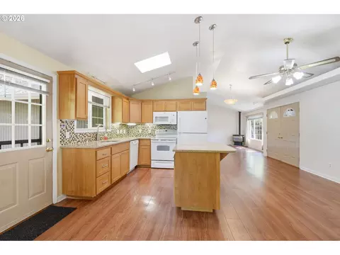 Kitchen - 885 Randall St, Eugene, OR 97401 photo 1 of 5