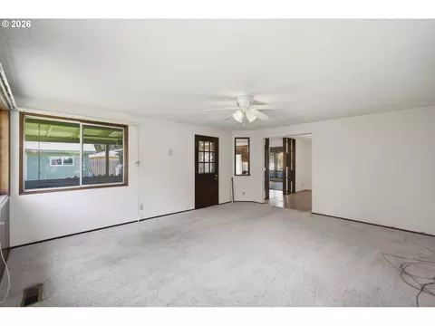 Living - 2995 Camrose St, Eugene, OR 97404 photo 13 of 13