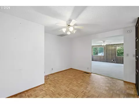 Living - 2995 Camrose St, Eugene, OR 97404 photo 9 of 13