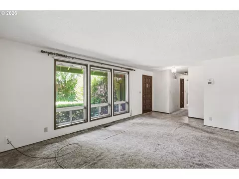 Living - 2995 Camrose St, Eugene, OR 97404 photo 6 of 13
