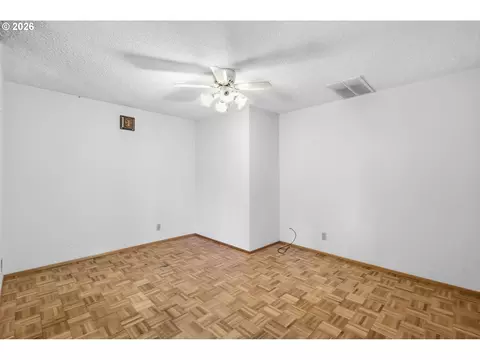 Bedroom - 2995 Camrose St, Eugene, OR 97404 photo 1 of 8