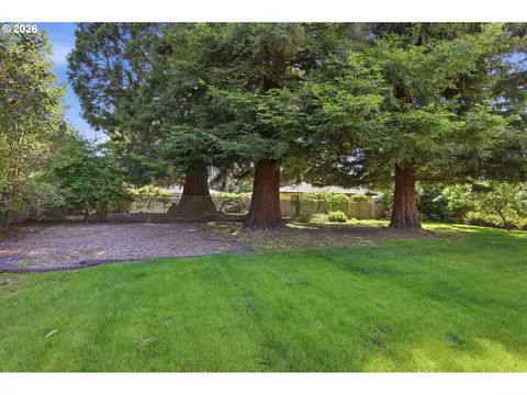 Exterior - 2995 Camrose St, Eugene, OR 97404 photo 5 of 6