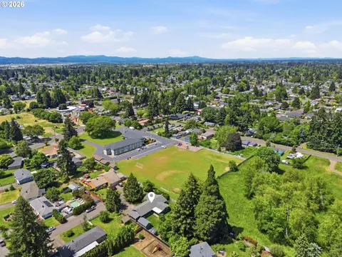 View/Area - 2995 Camrose St, Eugene, OR 97404 photo 2 of 2