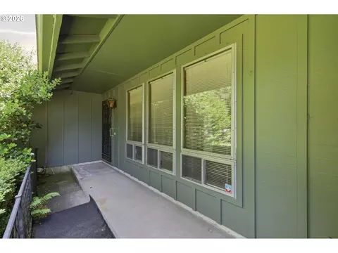 Exterior - 2995 Camrose St, Eugene, OR 97404 photo 2 of 6