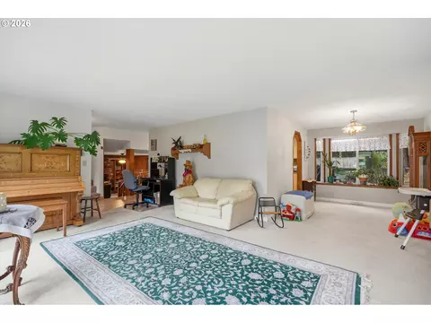 Living - 36305 Yocum Loop, Sandy, OR 97055 photo 3 of 3