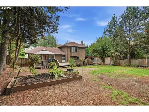 Exterior - 36305 Yocum Loop, Sandy, OR 97055 photo 7 of 10