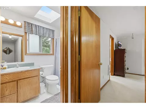 Entry Way - 36305 Yocum Loop, Sandy, OR 97055 photo 1 of 1