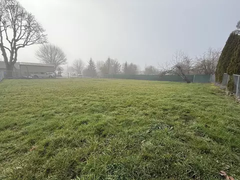 S 2nd St, Carlton, OR 97111