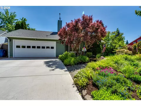393 Sunshine Acres Dr, Eugene, OR 97401