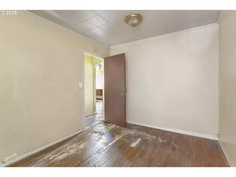 915 NE 4th St, Gresham, OR 97030 photo 5