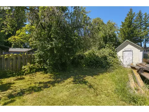 915 NE 4th St, Gresham, OR 97030 photo 8