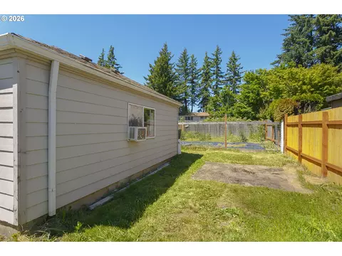915 NE 4th St, Gresham, OR 97030 photo 9