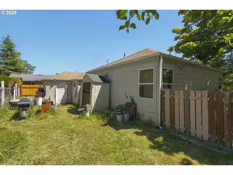 915 NE 4th St, Gresham, OR 97030 photo 10
