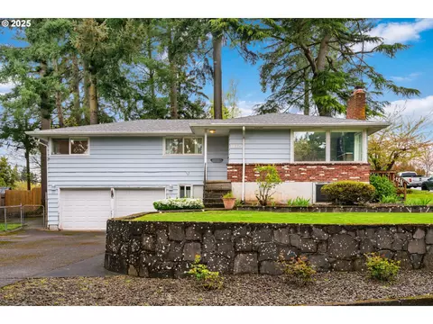 11329 SE Salmon St, Portland, OR 97216