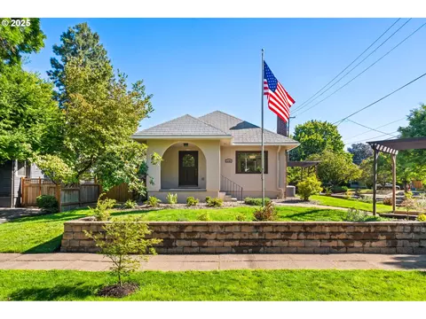 3106 NE Skidmore St, Portland, OR 97211